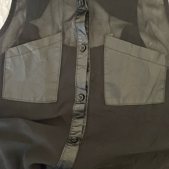 GLAM DOLLZ | Sleeveless, collared, black top |Women Size Small. - Picture 6 of 8